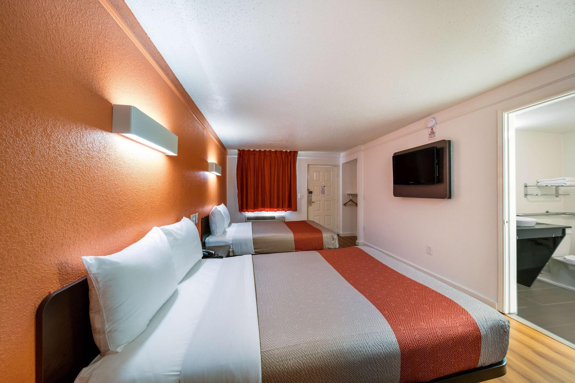 Motel 6-Dallas, Tx - Farmers Branch Exterior photo