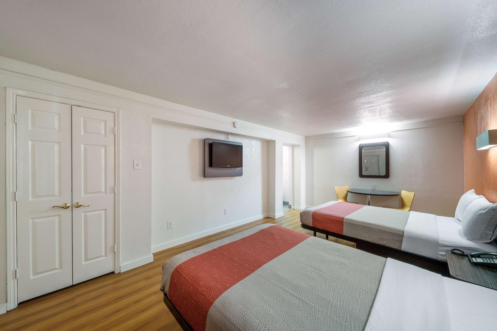 Motel 6-Dallas, Tx - Farmers Branch Exterior photo