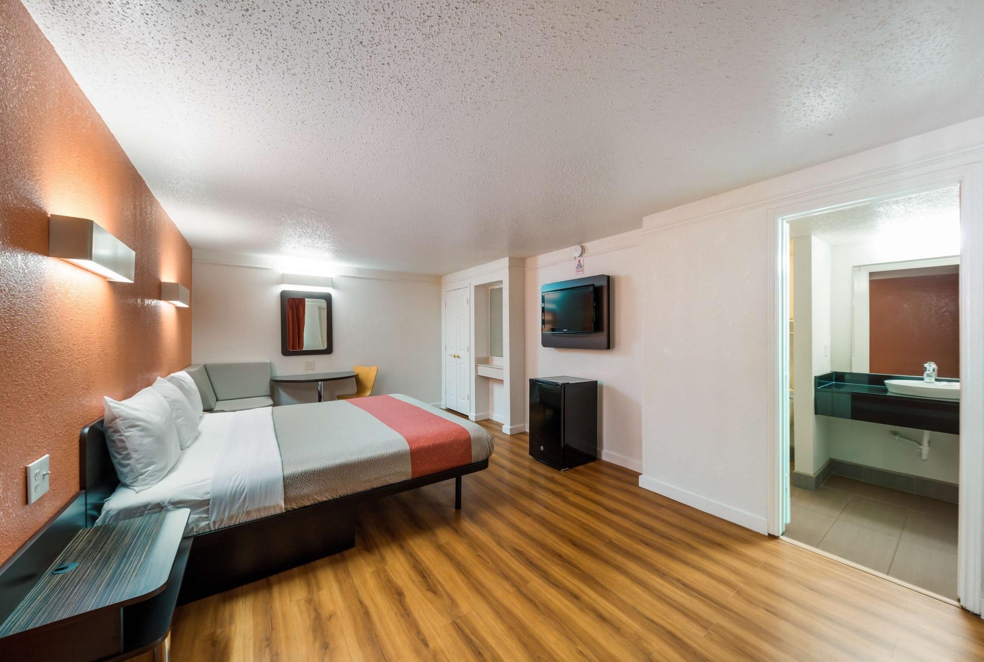 Motel 6-Dallas, Tx - Farmers Branch Exterior photo