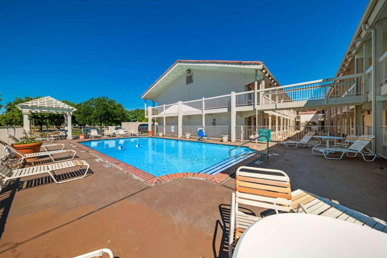 Motel 6-Dallas, Tx - Farmers Branch Exterior photo