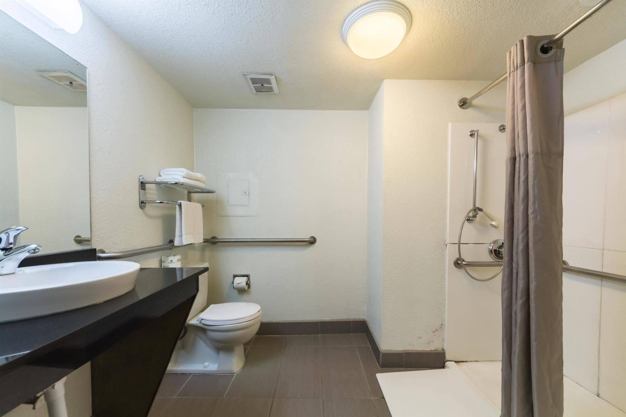 Motel 6-Dallas, Tx - Farmers Branch Exterior photo